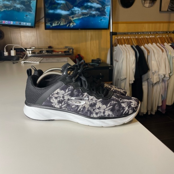 Skechers lite-weight Women's size 9 black white 59889r running sneaker shoe - Picture 3 of 7